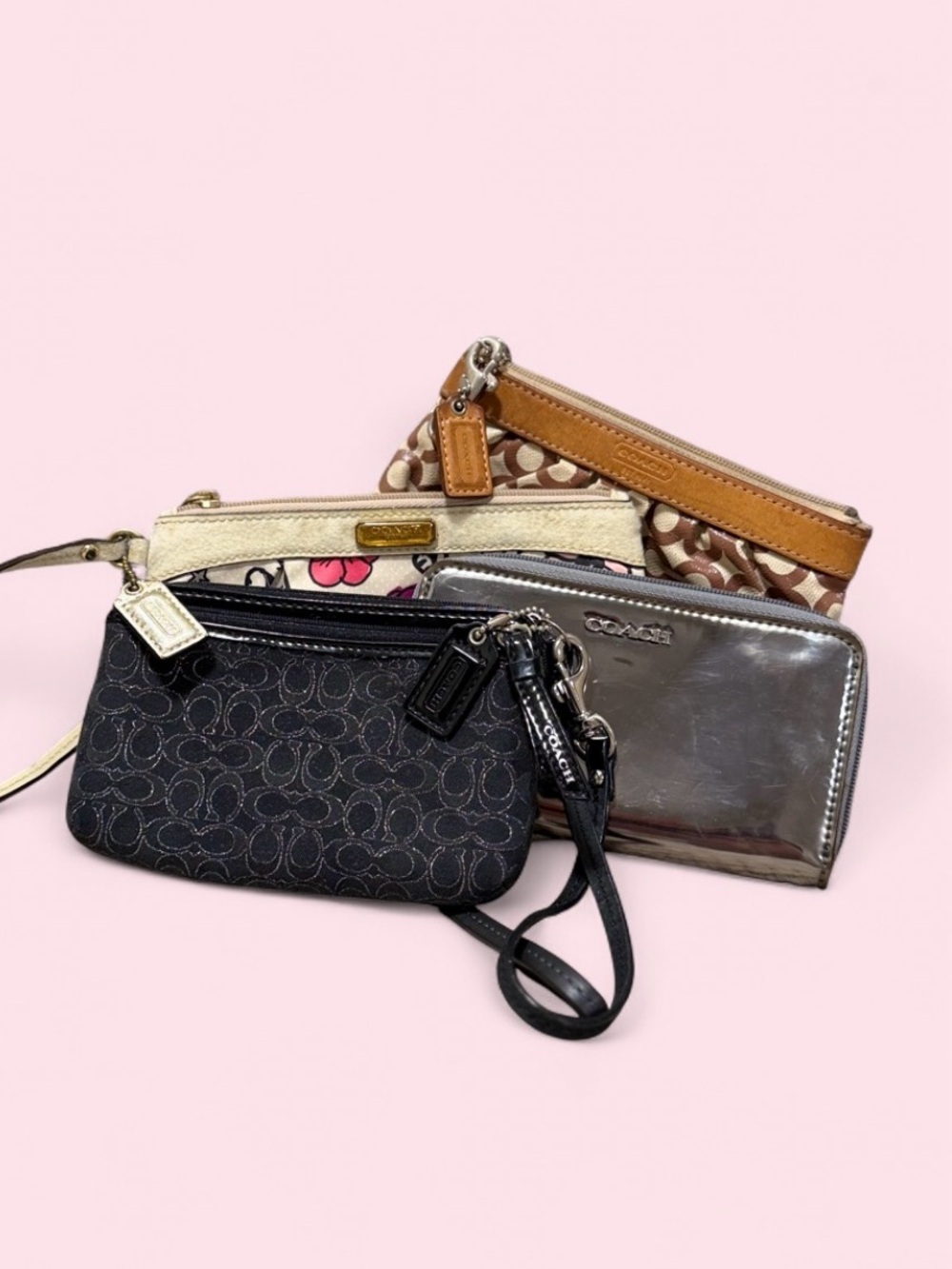 Lot Of Coach Wallet